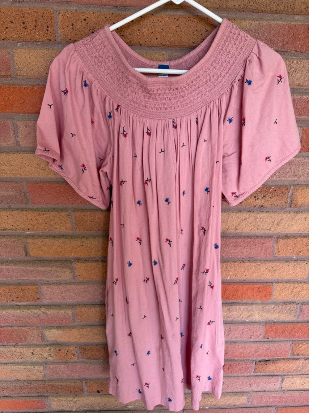 Pink Woman’s Med OlEmbroidered Floral Accents